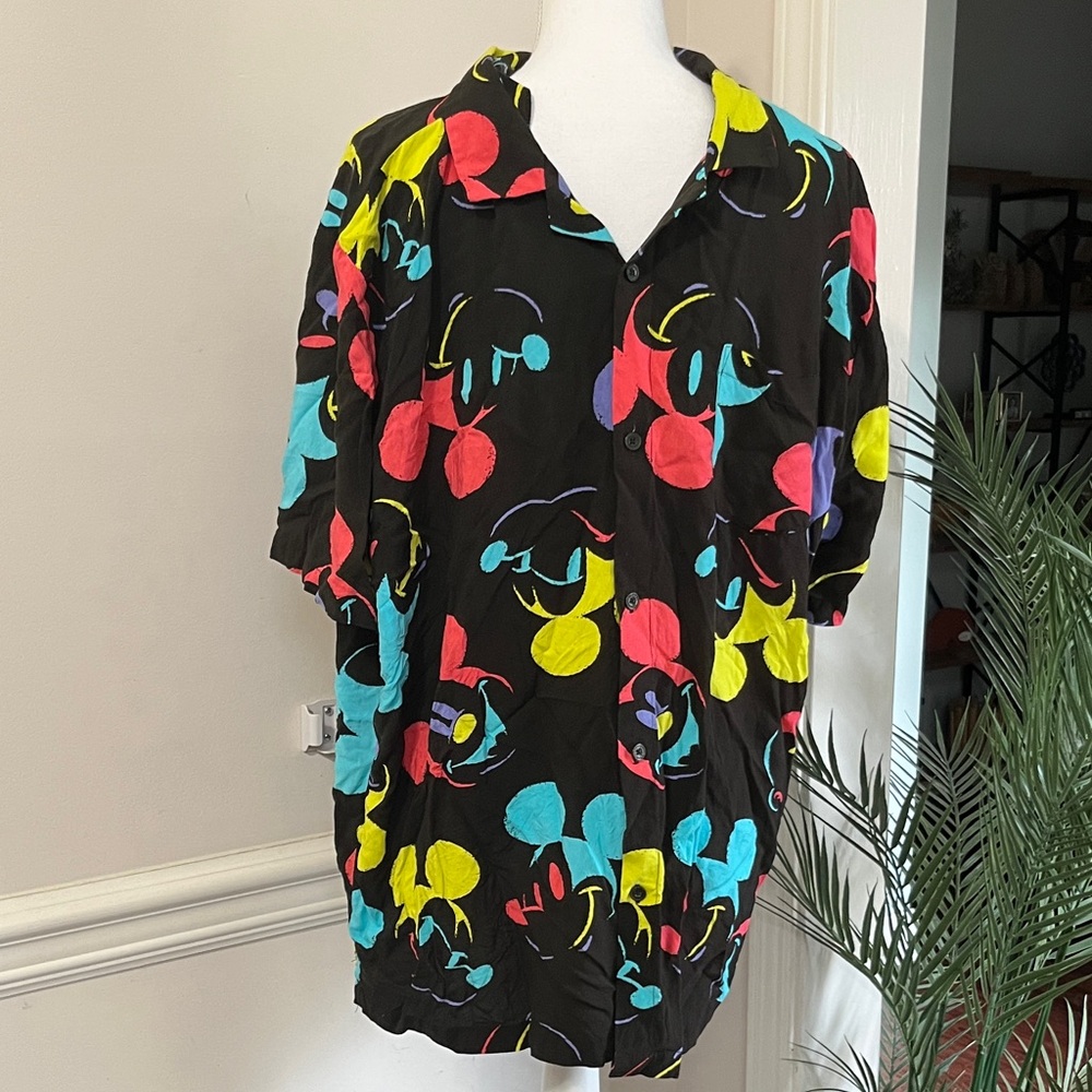 NWOT Disney Mickey & Friends Button Shirt Size 3XL